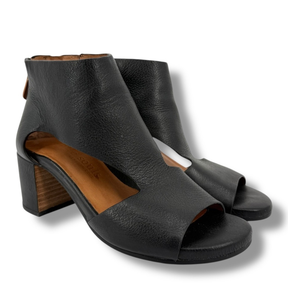 GENTLE SOULS Charlene Leather Peep-Toe Booties in Black Size 6